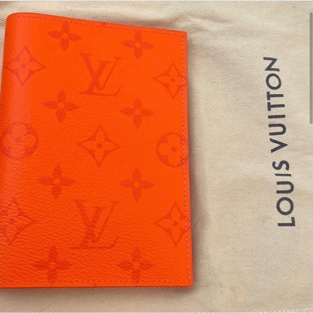 LV passport holder